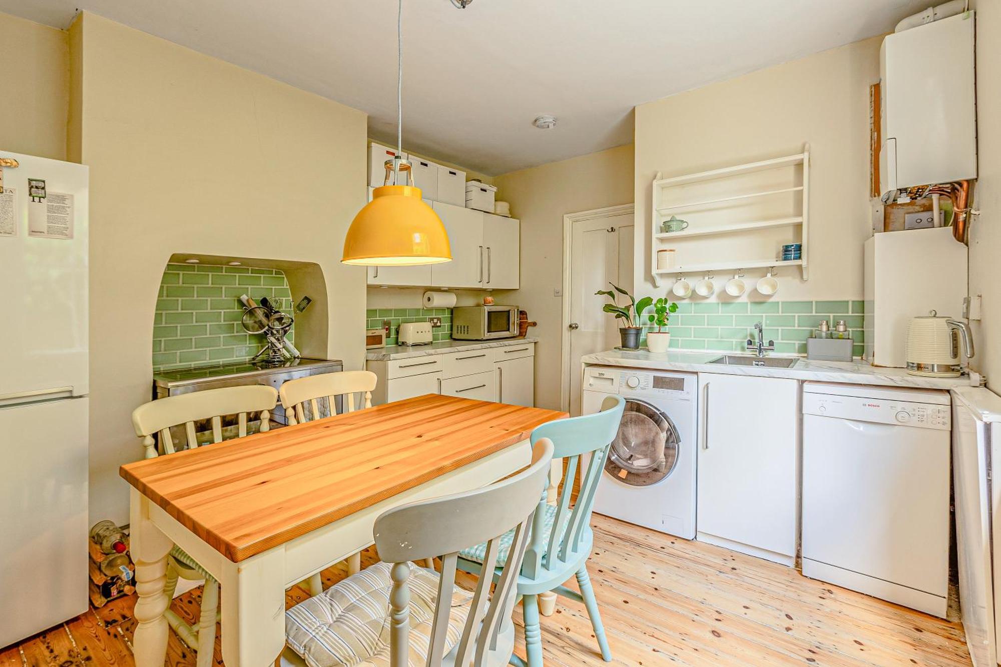 Secluded 1br With Garden Near Vibrant Dalston * Londra